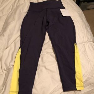 NWT Beyond yoga Capri leggings